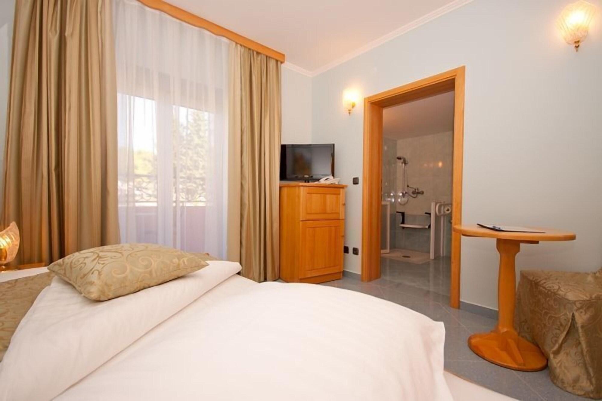 Hotel Miramare Vodice Exterior photo
