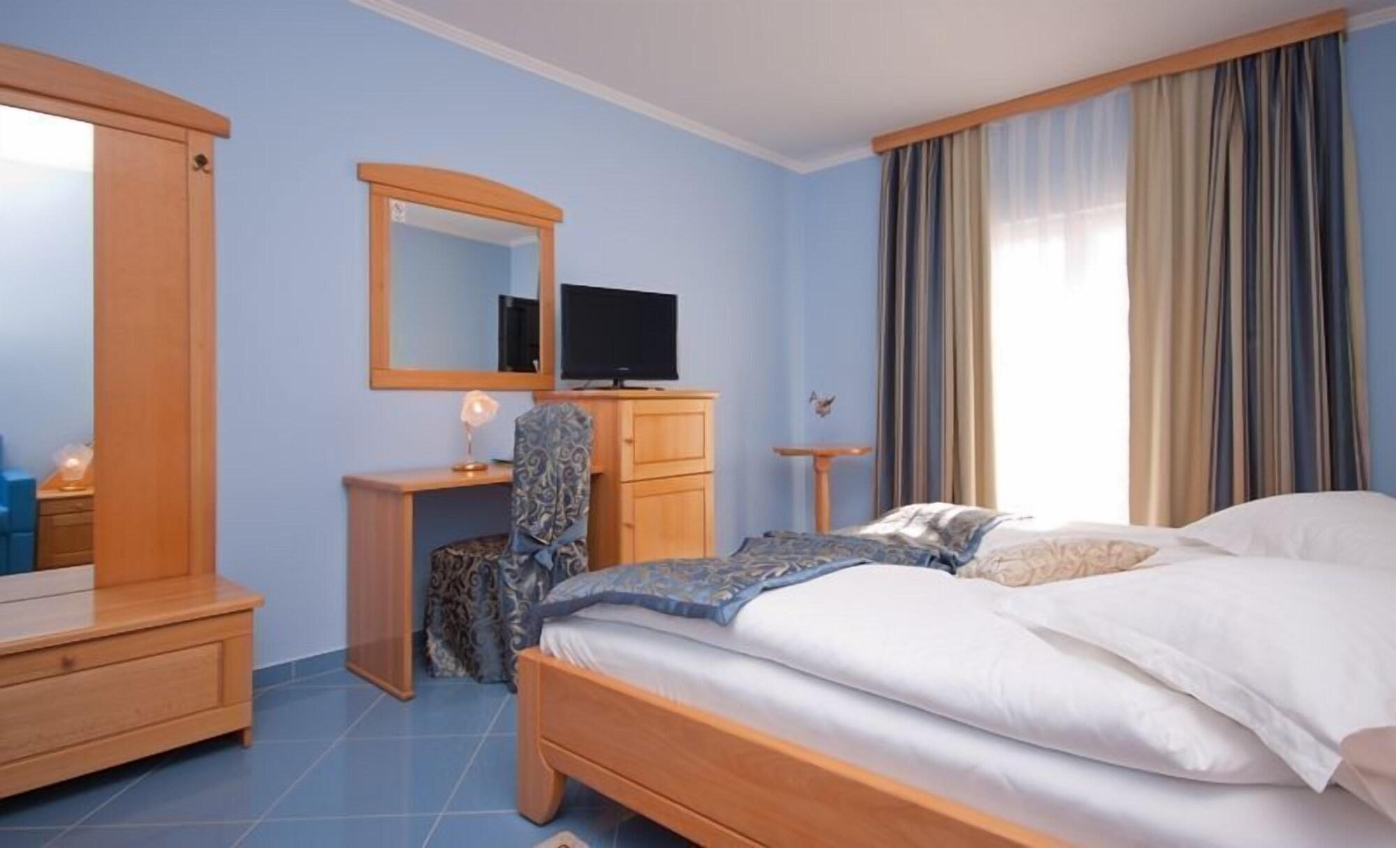 Hotel Miramare Vodice Exterior photo