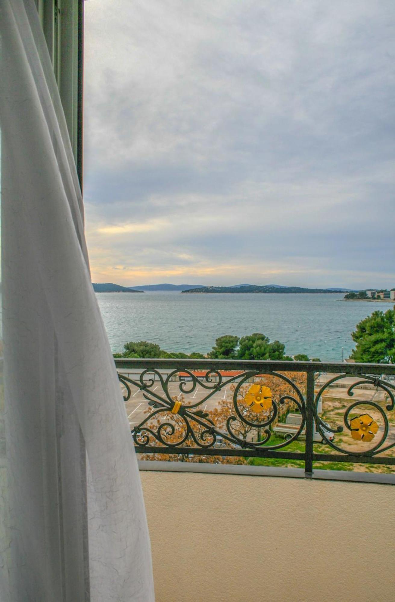 Hotel Miramare Vodice Exterior photo