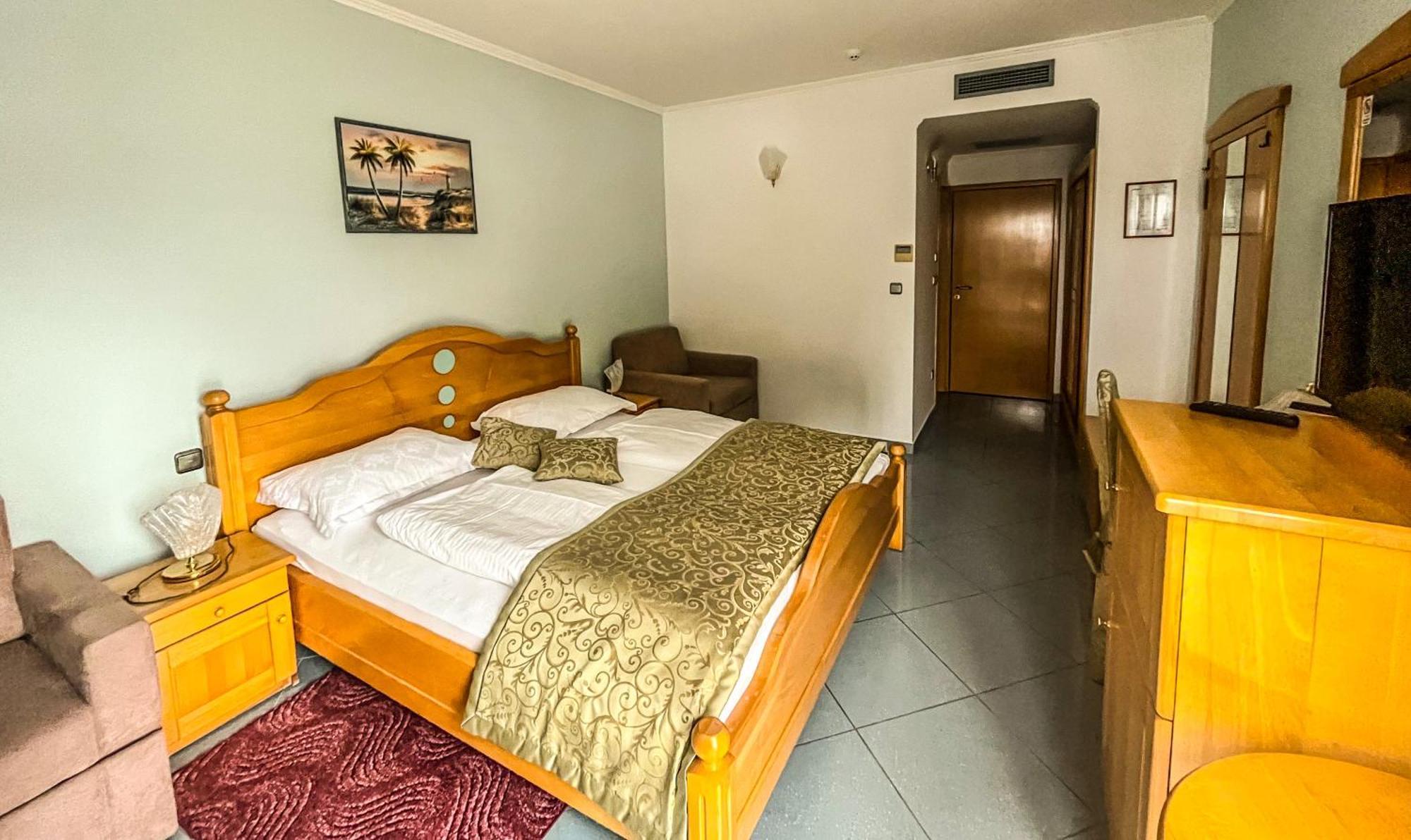 Hotel Miramare Vodice Exterior photo