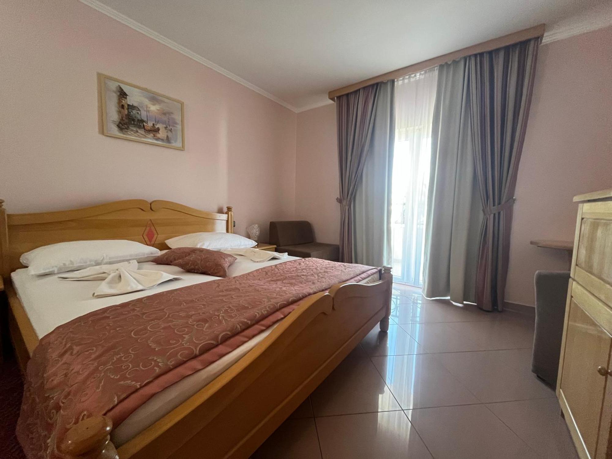 Hotel Miramare Vodice Exterior photo