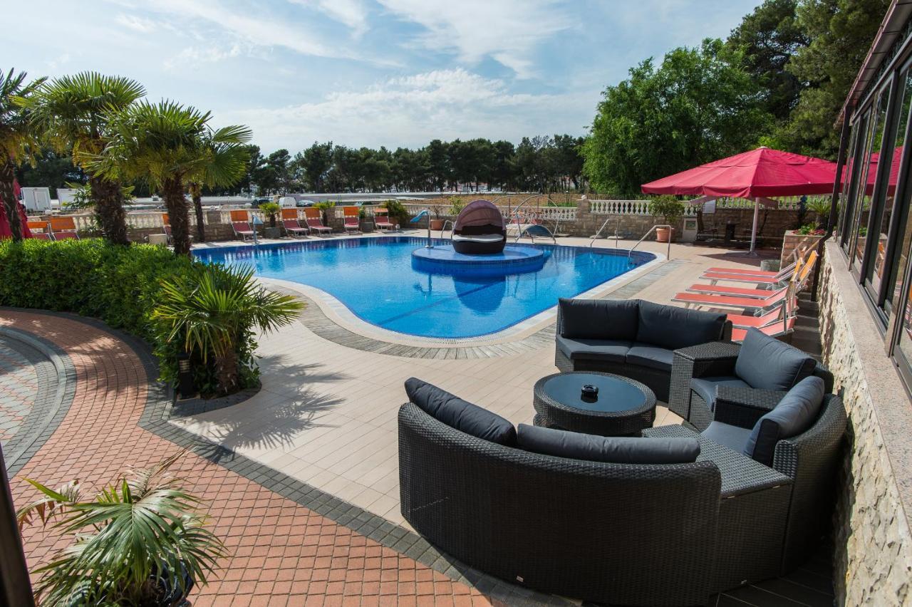 Hotel Miramare Vodice Exterior photo