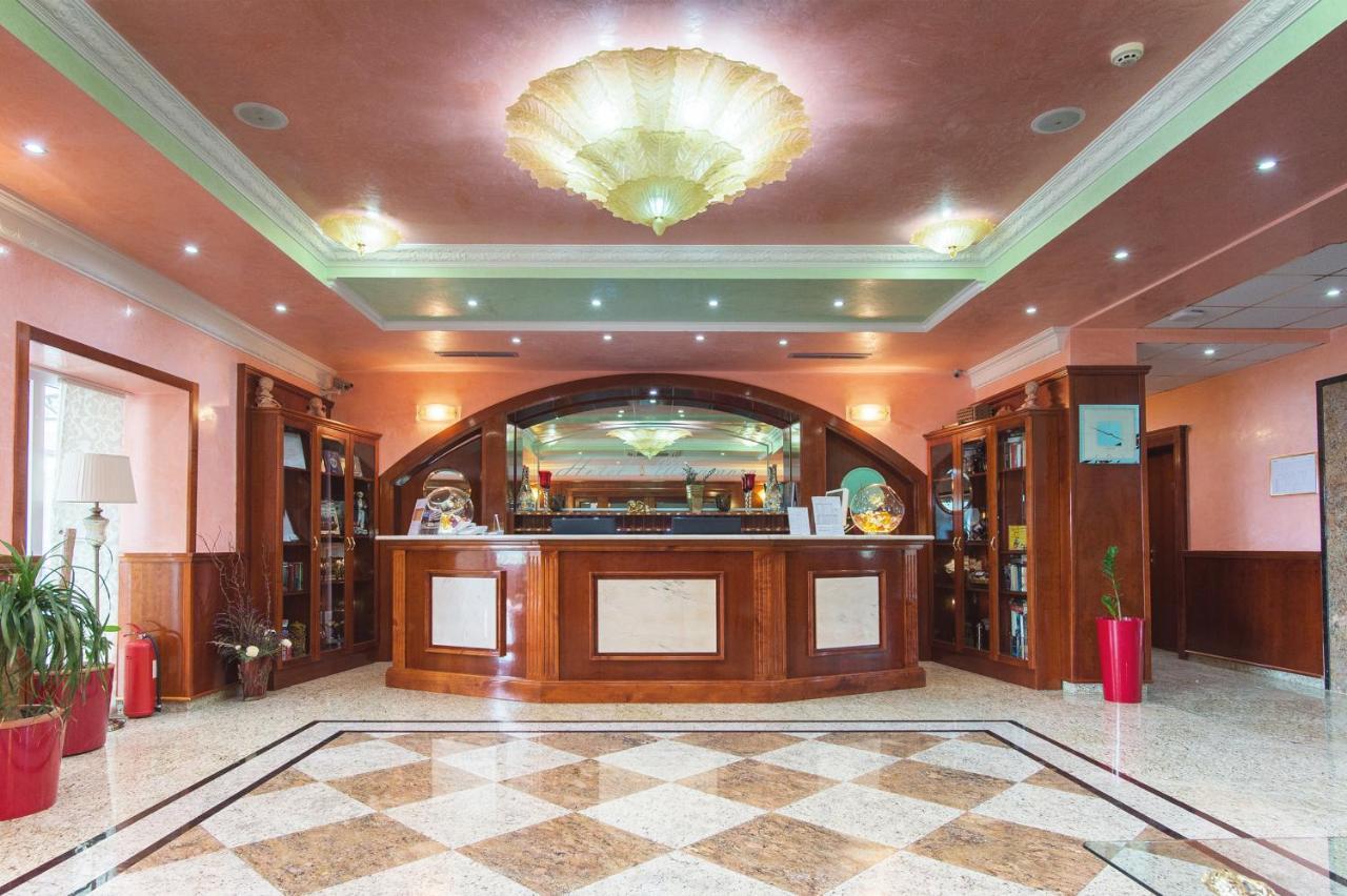 Hotel Miramare Vodice Exterior photo